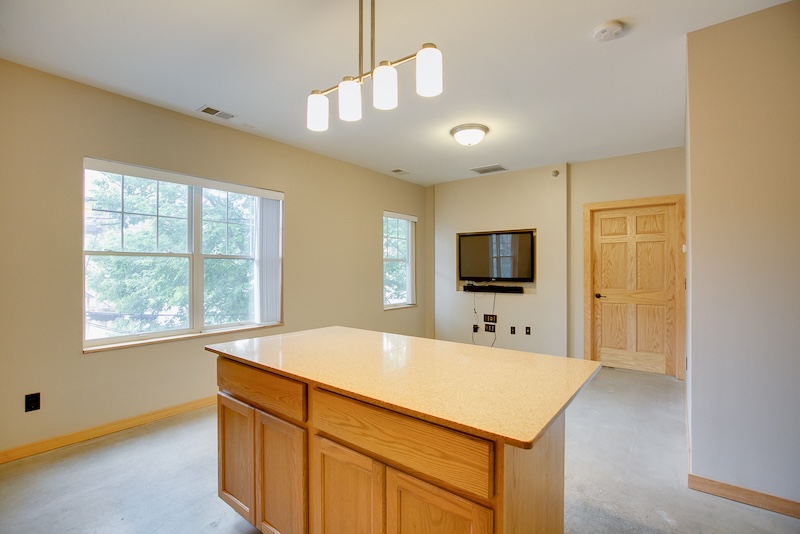 the freund haus minneapolis college apartments athens 4br living area