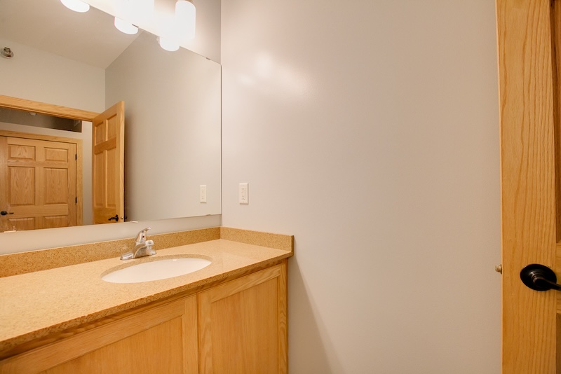 the freund haus minneapolis college apartments athens 4br vanity 1