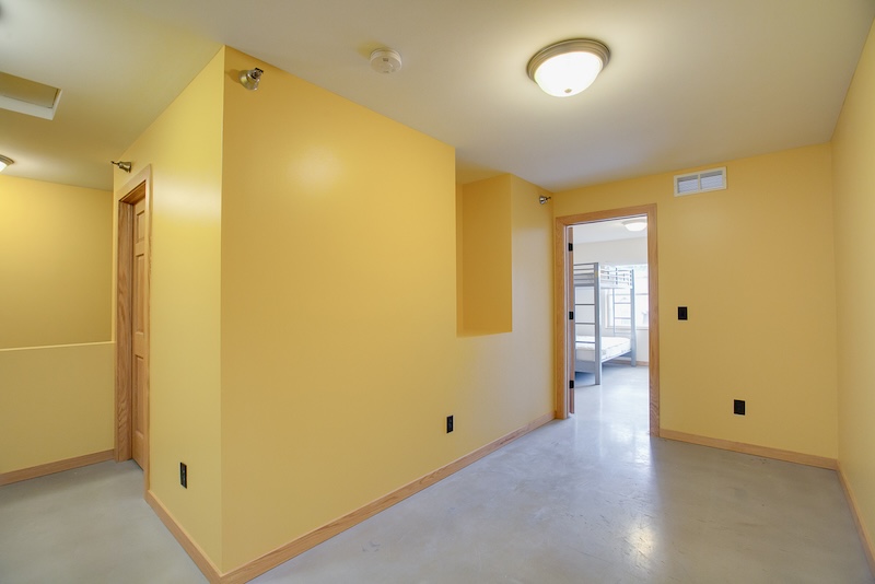 the freund haus minneapolis college apartments madrid 4br bedroom 8