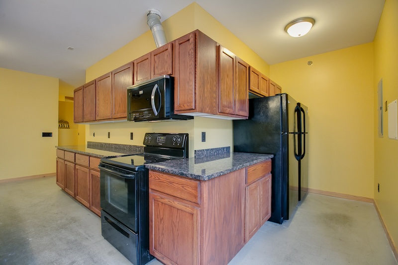 the freund haus minneapolis college apartments madrid 4br kitchen 5