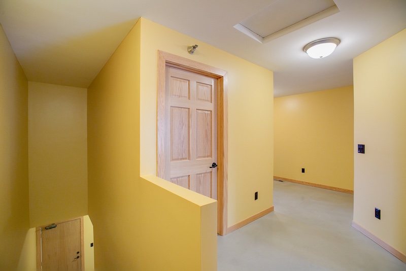 the freund haus minneapolis college apartments madrid 4br stairs