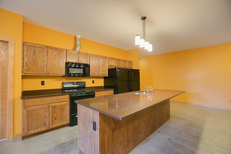 the freund haus minneapolis college apartments milan 4br kitchen 3