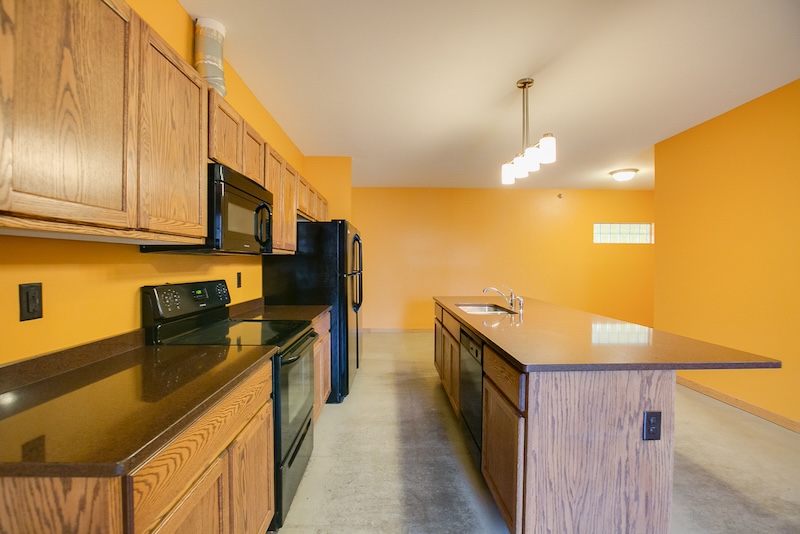 the freund haus minneapolis college apartments milan 4br kitchen 6