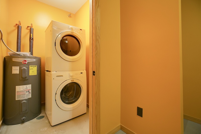 the freund haus minneapolis college apartments milan 4br laundry