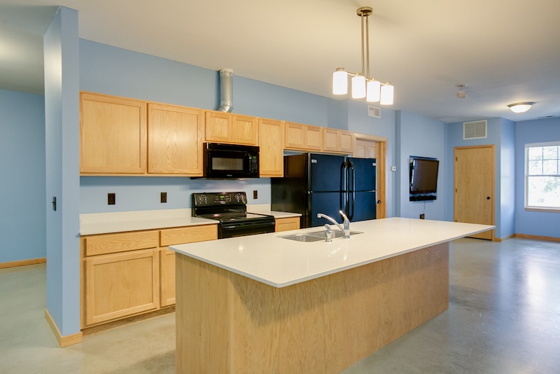 the freund haus minneapolis college apartments oslo 4br kitchen 2