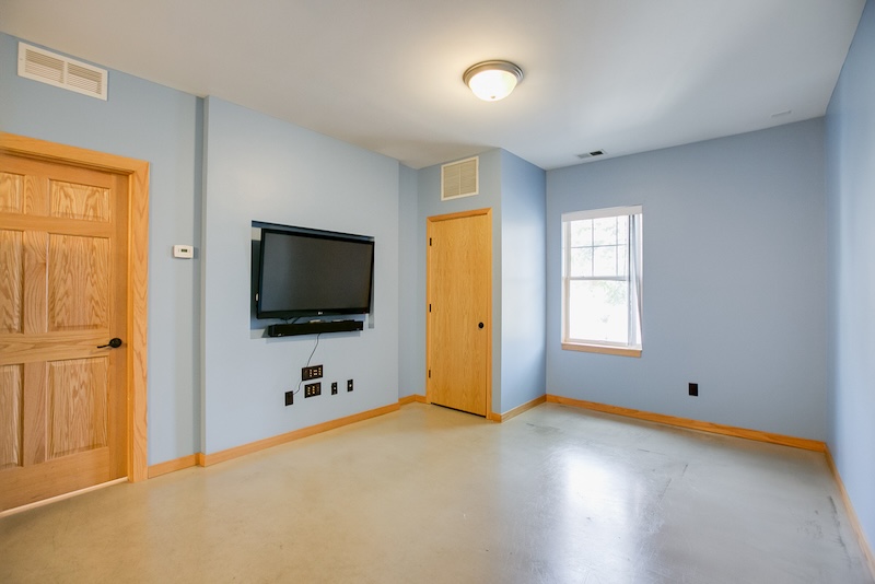 the freund haus minneapolis college apartments oslo 4br living area 2