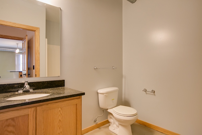 the freund haus minneapolis college apartments prague 4br bathroom 12