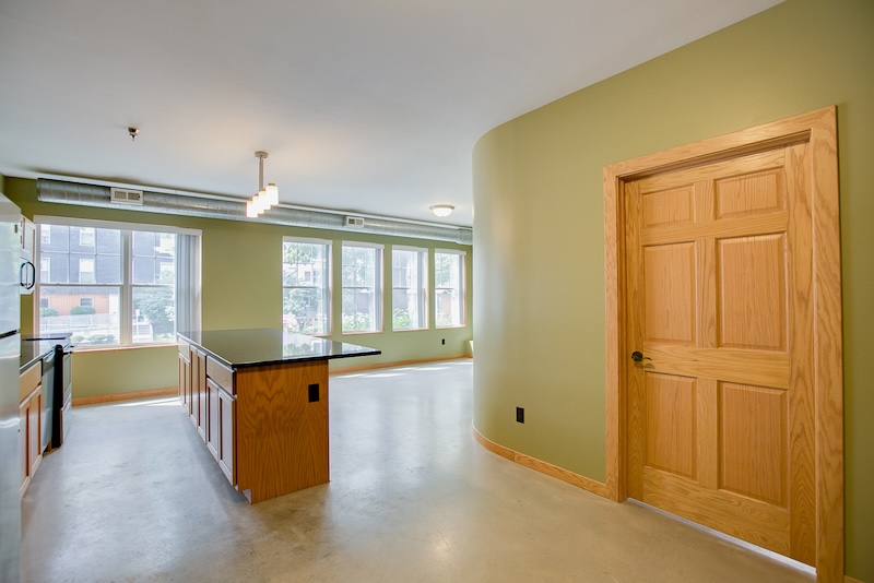 the freund haus minneapolis college apartments prague 4br kitchen 2