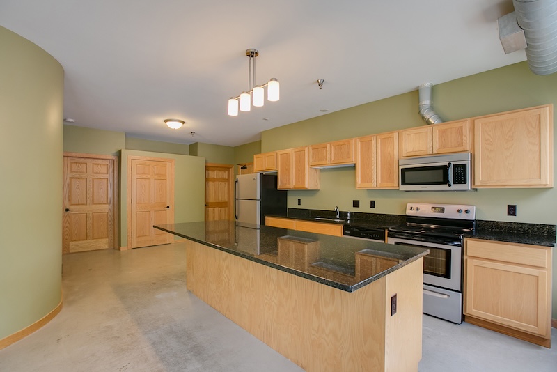 the freund haus minneapolis college apartments prague 4br kitchen 5