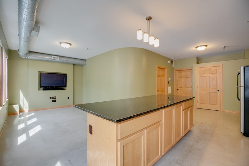 the freund haus minneapolis college apartments prague 4br living area 6